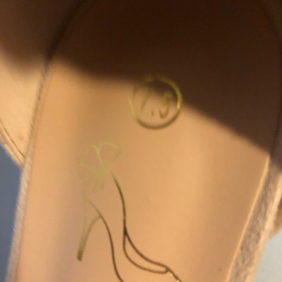 Beige open toe heel - Picture 3 of 4